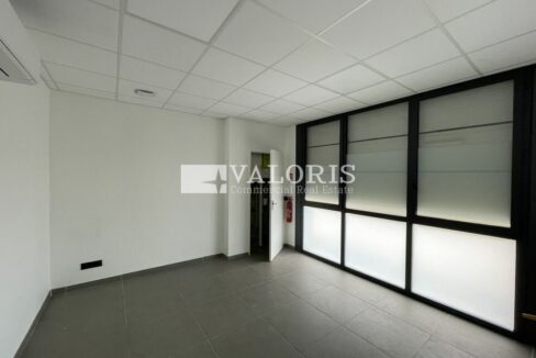 184736992_69_008612_4