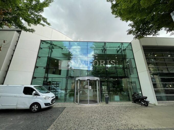 Bureau de 193m&sup2; à la location