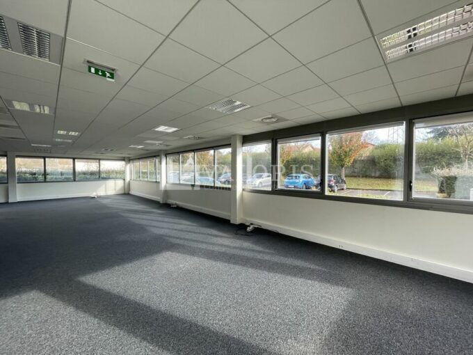 Bureau de 229m&sup2; à 538m&sup2; à la location