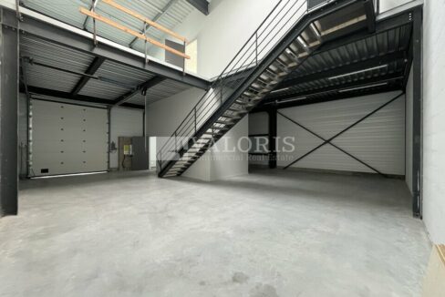 424421792_69_007962_4