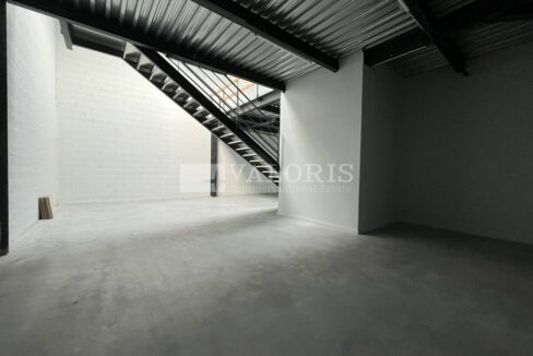 425712756_69_007962_5