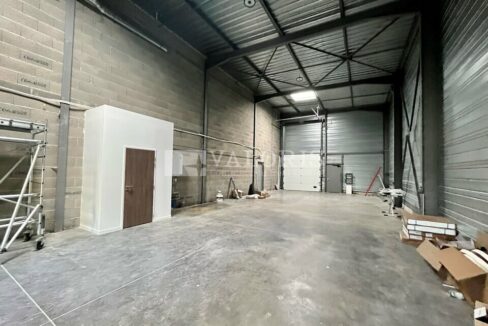 430947340_71_000043_5