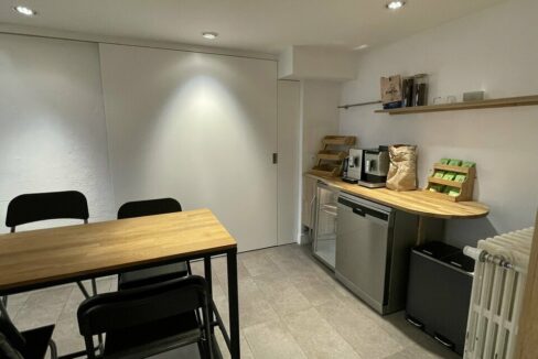 481752540_69_008805_4