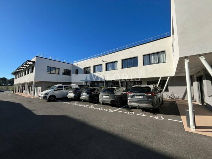 Bureau de 64m&sup2; à 1 231m&sup2; à la location