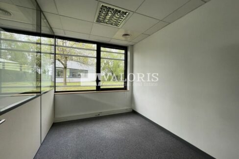 598293141_69_004851_4