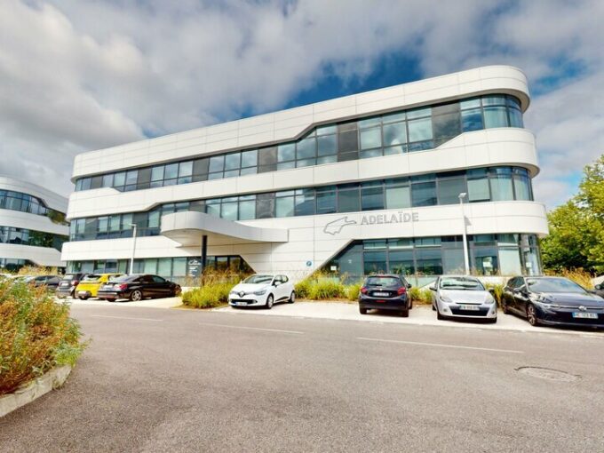 Bureau de 244m&sup2; à la location