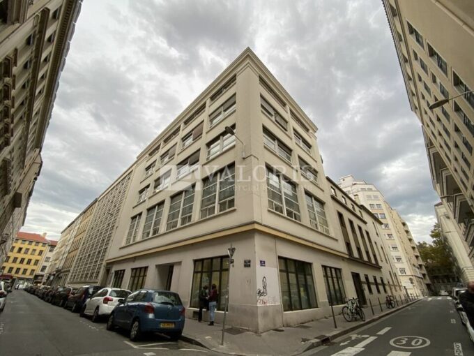Bureau de 250m&sup2; à la location