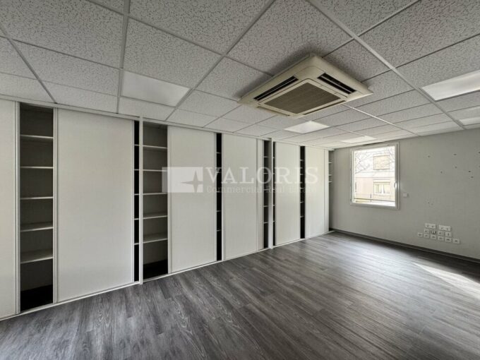 Bureau de 210m&sup2; à la location