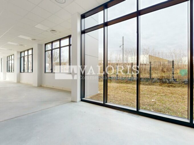 Bureau de 174m&sup2; à 365m&sup2; à la location