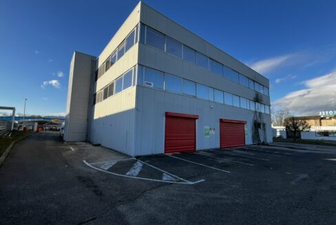 837827564_71_000041_4