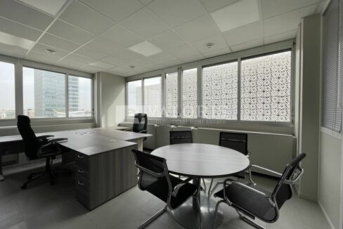 911889488_69_007710_3