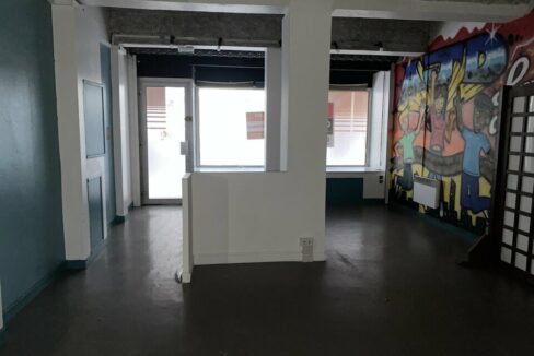 941667668_69_009549_2