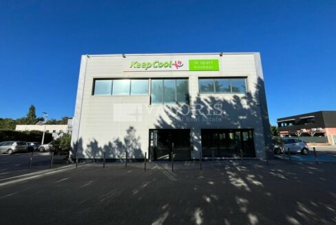 942706775_13_000175_4