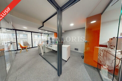 996455095_69_008365_7