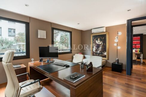 508771109_69_007814_3