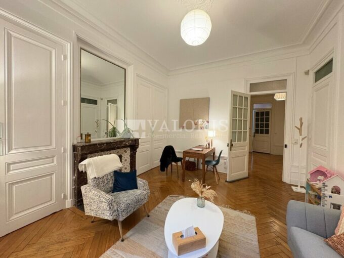 Bureau de 103m&sup2; à la location