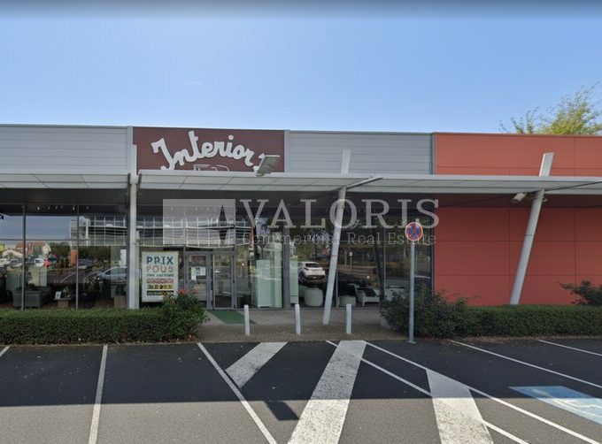 Commerce de 678m&sup2; à la location