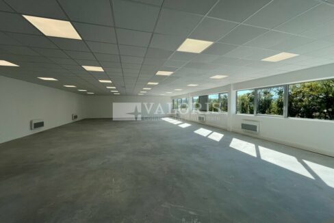 944504115_13_000191_5