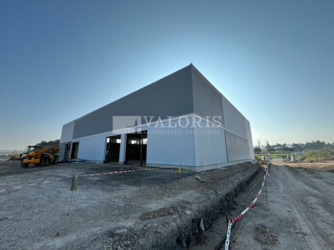 Local d'activit&eacute;s de 619m&sup2; à 4 083m&sup2; à la vente