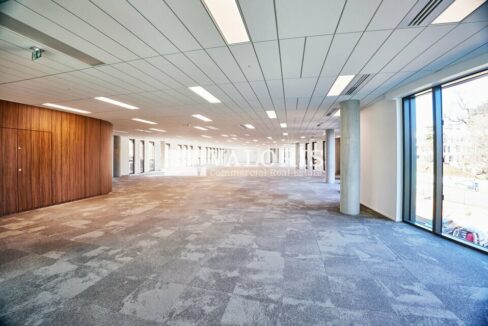 057478716_69_002355_3