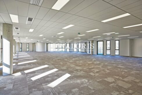 057485759_69_002355_5