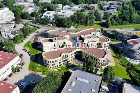 057931915_69_002355_7