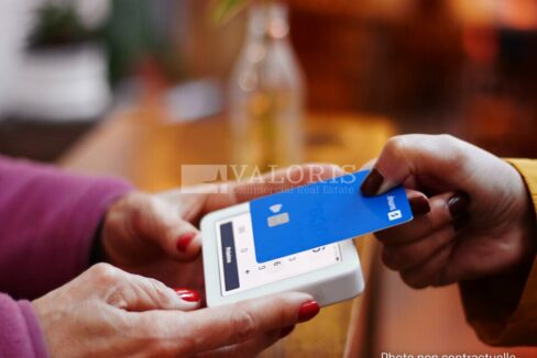 103823374_69_009678_4