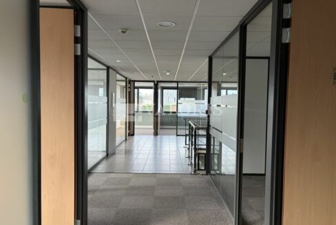 112683140_69_009680_5