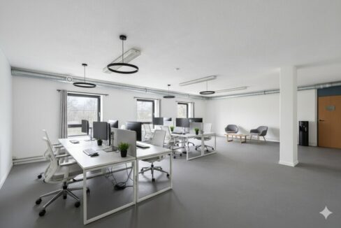 152643476_69_006647_10