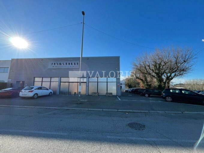 Commerce de 465m&sup2; à la location