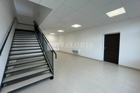 332468892_13_000258_6