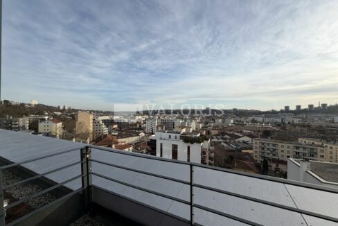 360369927_69_009633_6