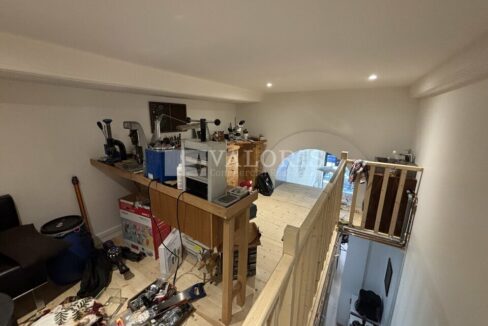 426817307_69_009239_9