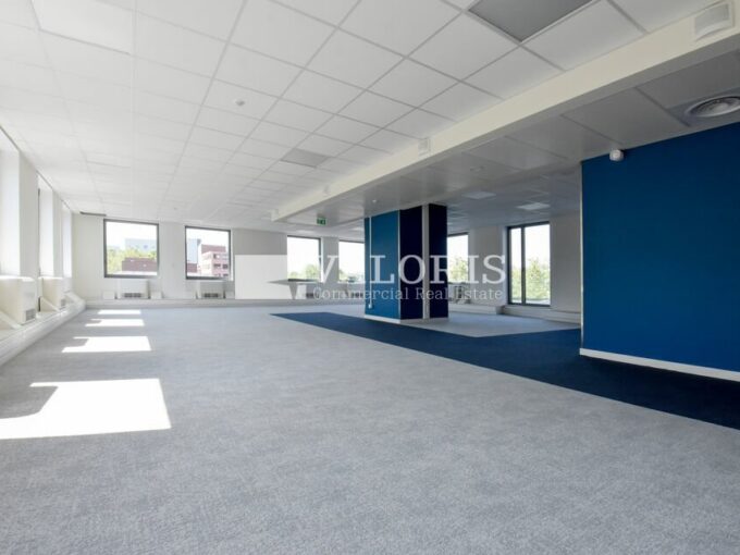 Bureau de 236m&sup2; à 1 020m&sup2; à la location