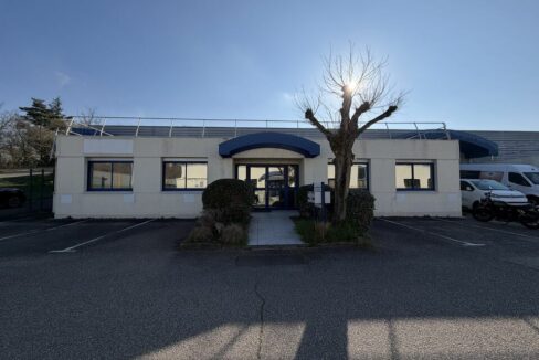 879577119_69_004296_4