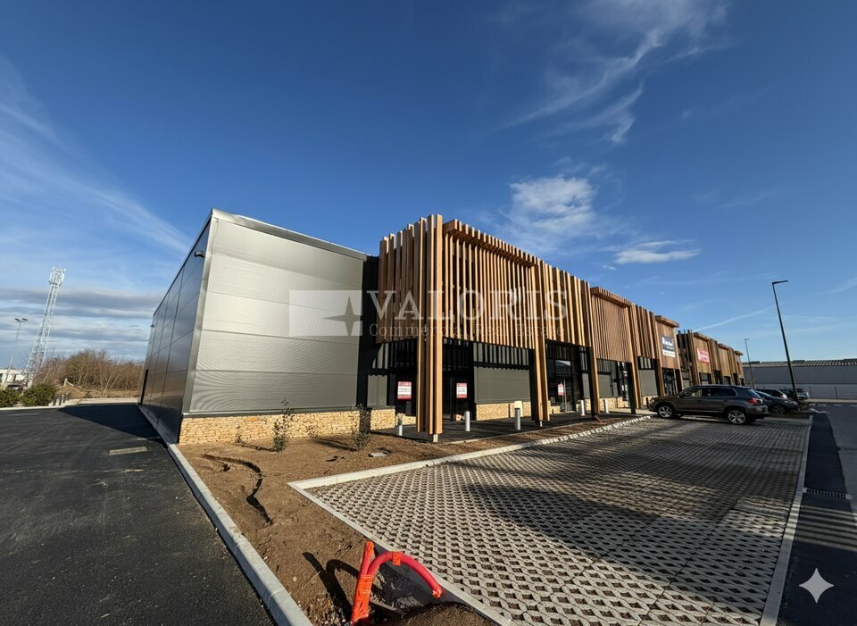 Commerce de 500m&sup2; à la location