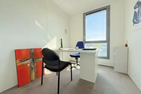 940169750_69_009723_2