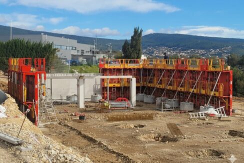 978387327_13_000266_5