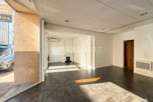 037514804_69_009760_2