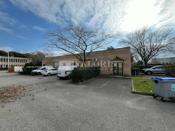 Local d'activit&eacute;s de 150m&sup2; à la location