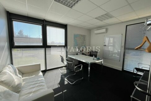 066647623_13_000289_10