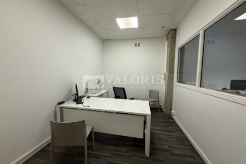 159960374_69_009684_3