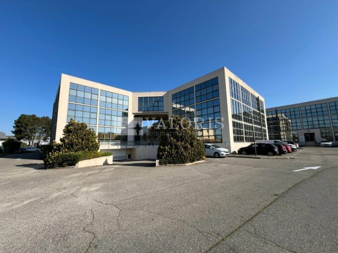 Bureau de 359m&sup2; à la location