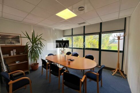 162388221_13_000284_5