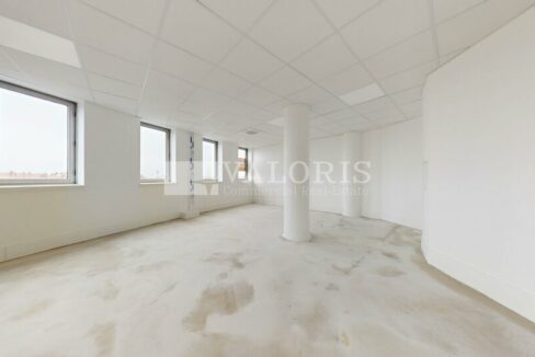 244855778_69_009106_1