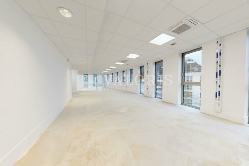 245312765_69_009106_5