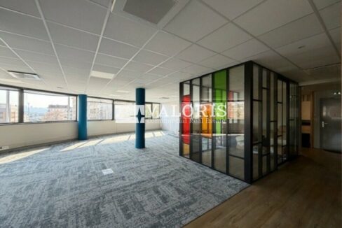 259643331_69_009582_3