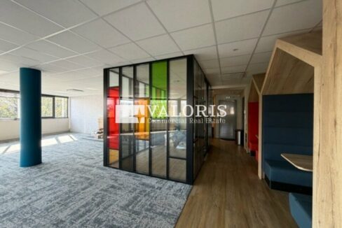 259644163_69_009582_4