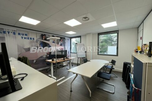 283033172_13_000273_2