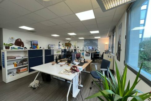 283038202_13_000273_5